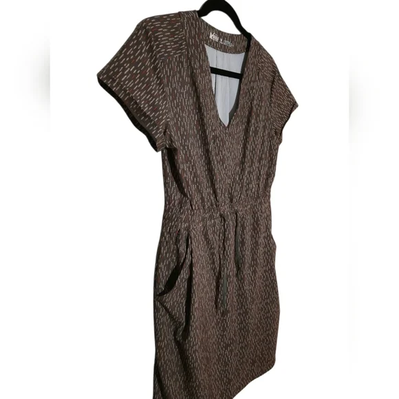 REI Co-op Green Print Casual Dress | V-Neck, Drawstring Waist | Size M - Picture 4 of 9